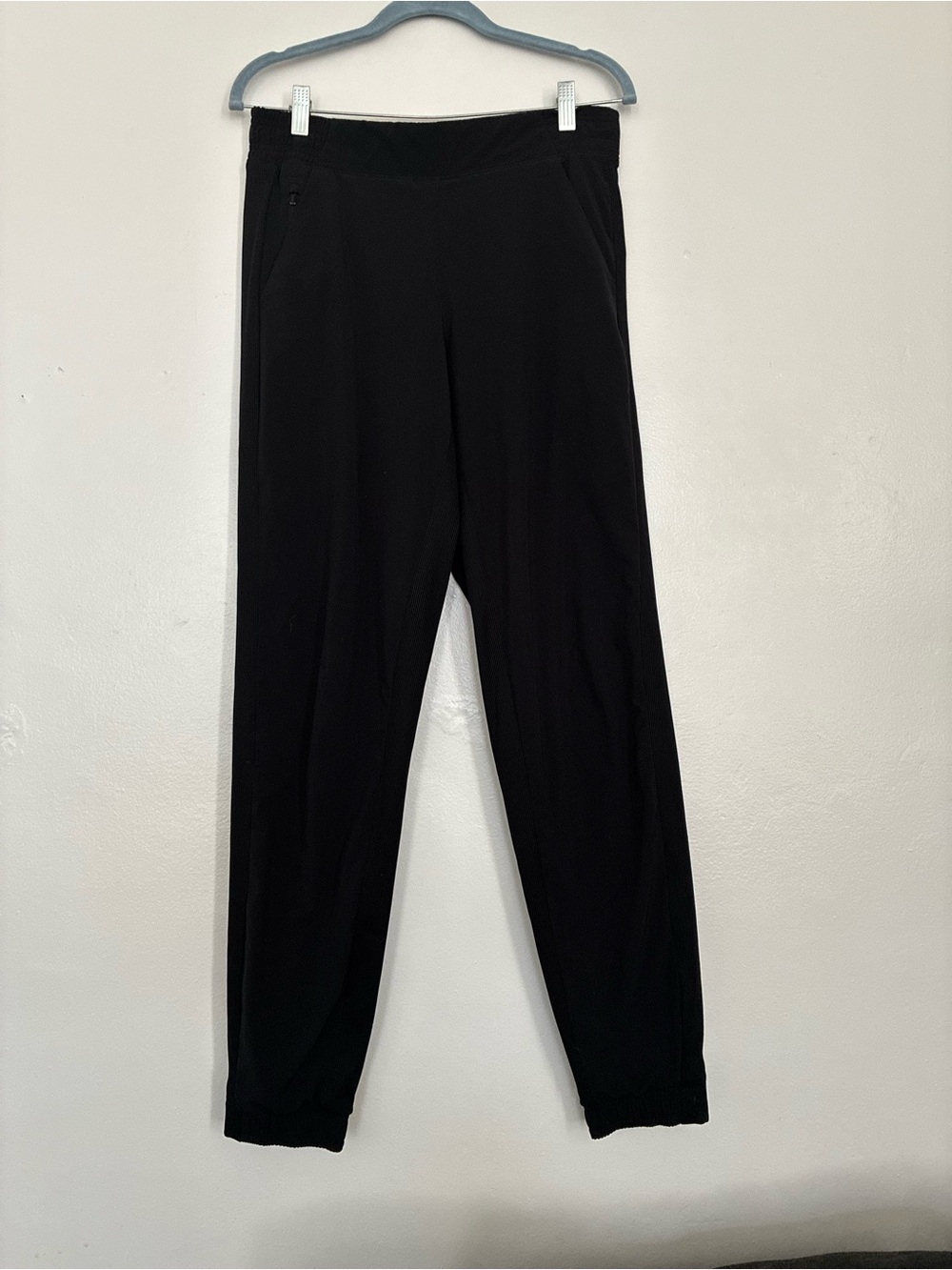 Athleta black joggers with pockets